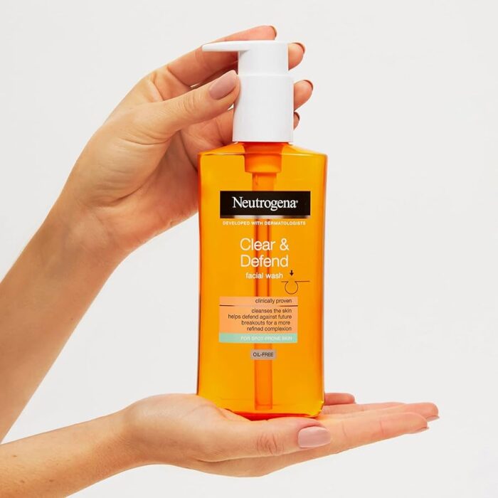 Neutrogena Clear & Defend 2% Salicylic Acid Face Wash - Image 2